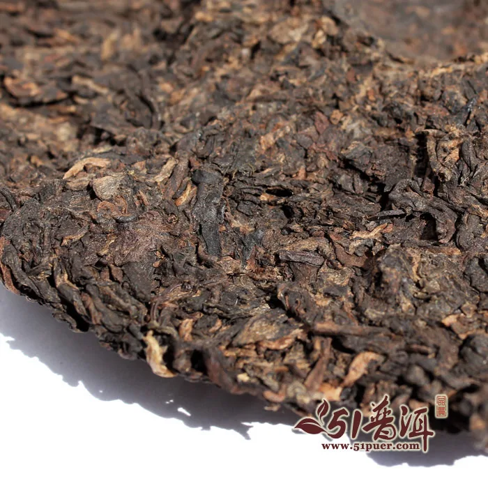 老曼峨 布朗韵味 普洱茶 熟饼 2012年/357克/饼 老曼峨班章茶厂 图4