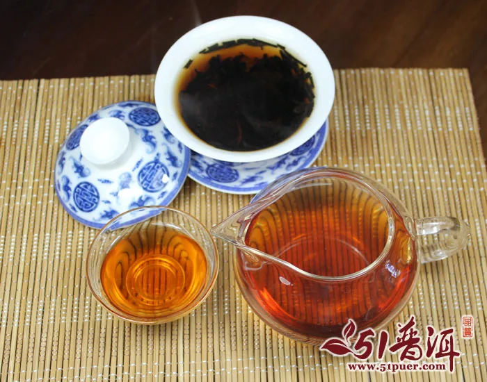 老曼峨 班章王 普洱茶 熟饼 2005年/357克/饼 勐海班章茶厂 陈年老茶 图16
