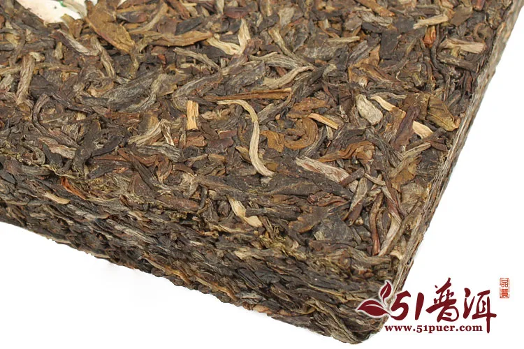 【已售罄】老同志  加嘉牛皮纸青砖  普洱茶  生茶  2007年/250克/盒   陈年老茶 图8