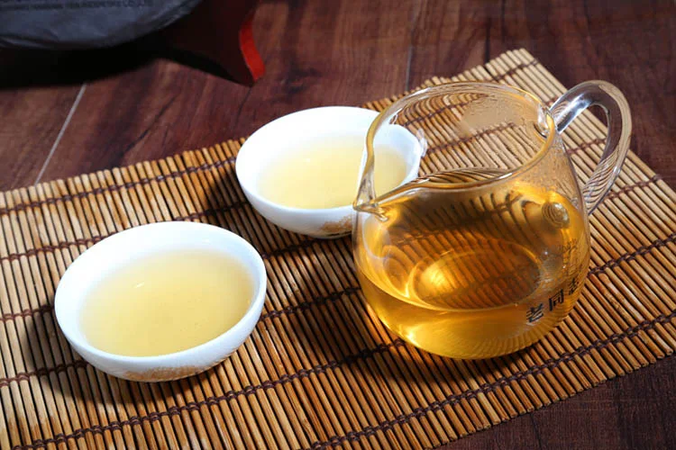 老同志 骉饼 普洱茶 生茶 2014年/400克/饼 马饼 古树茶 图4