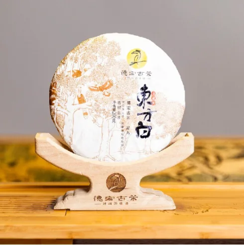 德宏古茶 东方白 普洱茶 古树白茶 2019年/200克/饼 图1