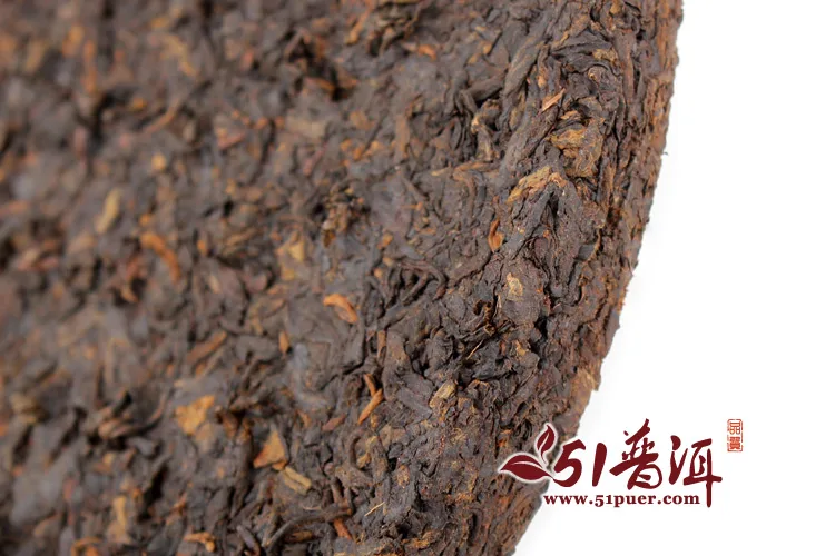 下关 T8663  普洱茶  熟茶 铁饼 2017年/357克/饼 金榜系列 图2