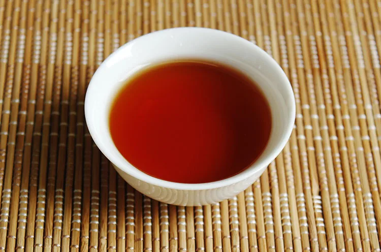中茶  中茶第壹饼  普洱茶  熟茶 2009年/357克/饼  陈年老茶 图3