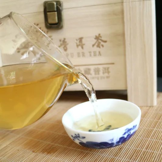 中木  忙肺  普洱茶 生茶  2014年/400克/箱 古树纯料 精品木质礼盒装 图2
