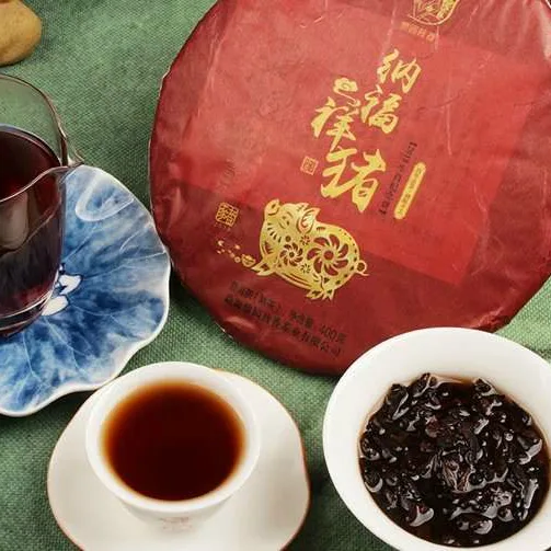 傣园普香 纳福祥猪 普洱茶 熟饼 2018年/400克/饼 生肖纪念饼 图4