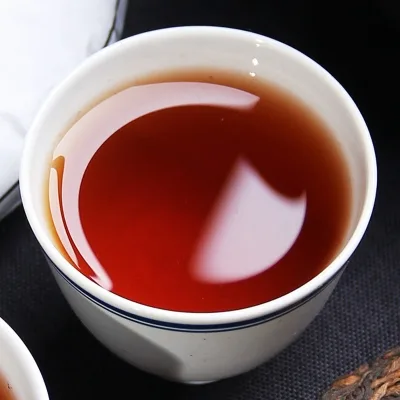 老同志 深山老树 普洱茶 熟饼 2018年/500克/饼 图3