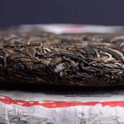 老同志  易武正山 普洱茶  生茶  2018年/500克/饼 名山系列   易武麻黑纯料古树茶 图3