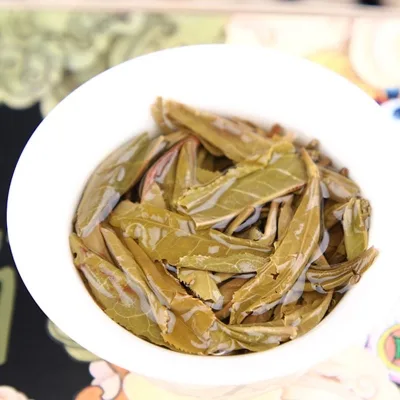 老同志 珠圆玉润 普洱茶 生茶 2019年 /400克/饼 猪年生肖饼茶 图4