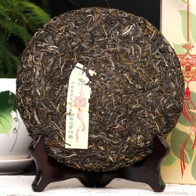 中茶 云南七子饼中国结-红丝带 普洱茶 生茶 2014年/357克/饼 图3