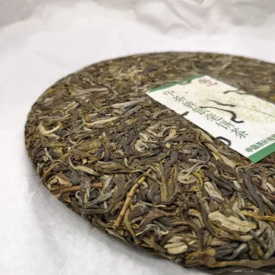 中茶 银毫饼茶 普洱茶 生茶 2019年/357克/饼 图3