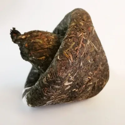 下关  宝焰牌  普洱茶  生茶  2019年/250克/沱  云南紧茶蘑菇沱 图3