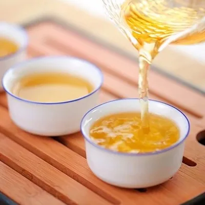 中茶 吉幸牌乔木老树 普洱茶 生茶饼 2018年/357克/饼 80周年纪念茶 图4
