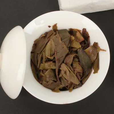 中木  易武黄片砖  普洱茶  生茶  2020年/250克/砖 图4