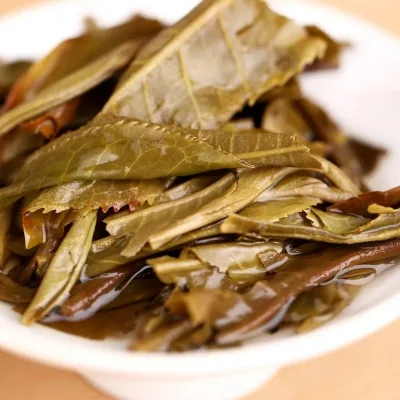 老同志  9948 普洱茶  生茶   2020年/357克/饼  海湾出品 图5