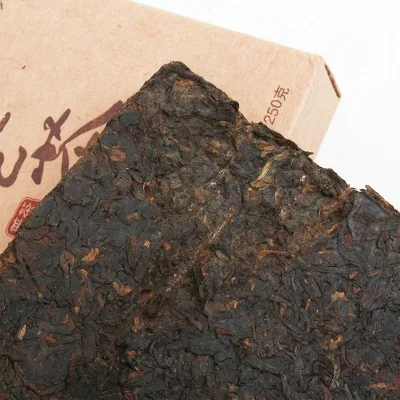 七彩云南 老茶头 普洱茶 熟茶 2017年/250克/盒 图3