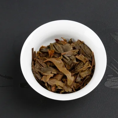 中木 冰岛黄片 普洱茶 生茶 2020年/250克/砖 5年陈料 图5
