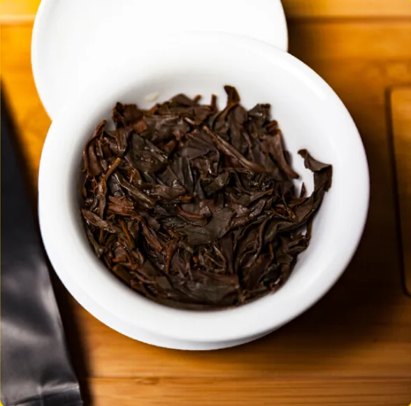 德宏古茶  龙眉  普洱茶  红茶   2020年/72克/盒  古树红茶 礼盒装