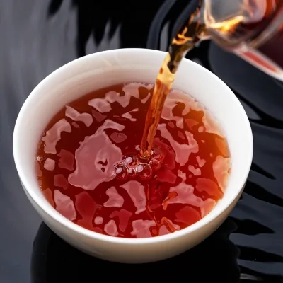 七彩云南 易武古树 普洱茶 熟茶 2021年/357克/饼 图3