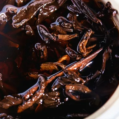 七彩云南 易武古树 普洱茶 熟茶 2021年/357克/饼 图4