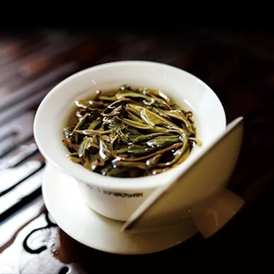 七彩云南 冰岛正山古树 普洱茶 生茶 2021年/357克/饼 春茶 图4