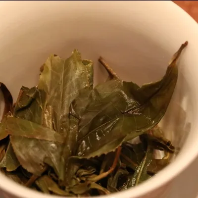 七彩南 景迈正山古树 普洱茶 生茶 2021年/357克/饼 春茶 图4