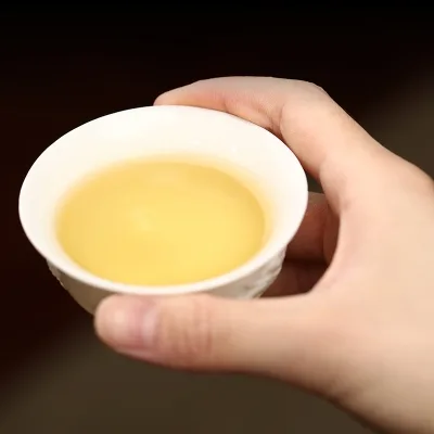 七彩云南  易武正山古树  普洱茶  生茶  2021年/357克/饼  春茶 图3