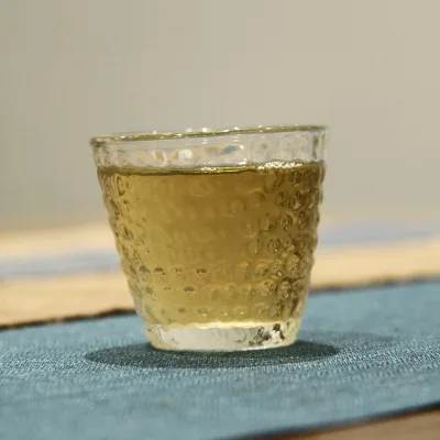 中茶 春之韵之南糯山 普洱茶 生茶 2011年/200克/饼 图3