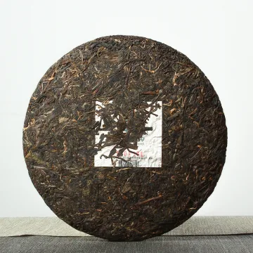 七彩云南  精品饼茶  普洱茶  生茶  2013年/357克/饼 图2