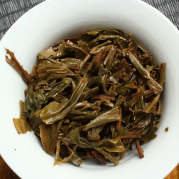 七彩云南  精品饼茶  普洱茶  生茶  2013年/357克/饼 图4