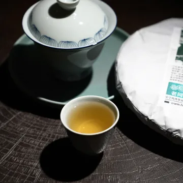 【已售罄】老同志  深山老树  普洱茶  生茶   2021年/500克/饼 图4