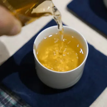 老同志  春泽  普洱茶  生茶   2021年/357克/饼 图3