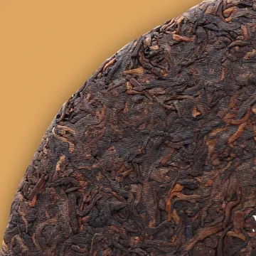 七彩云南 精品饼茶 普洱茶 熟茶 2013年/357克/饼*7饼 图3