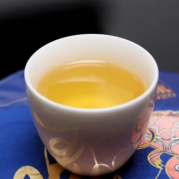 七彩云南 庆沣祥 福虎 生肖纪念饼 普洱茶 生茶 2022年/357克/饼 图4