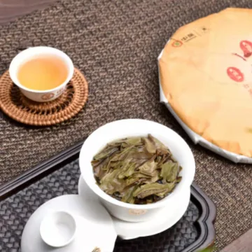中茶蝴蝶白茶 5951白牡丹白茶饼  2021年  357克/饼 图4