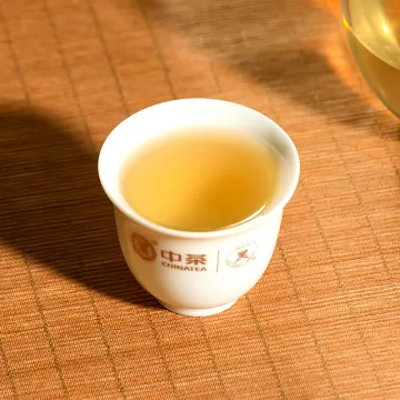 中茶 5901蝴蝶老树白茶 白茶 2021年 357克/饼 图3