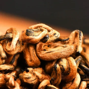 滇红茶特级云南金螺红茶凤庆老树工夫红茶散装  当年新茶  1公斤 图2