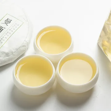 后月曼西良 2022年 200/饼 品鉴级生茶 头春守采鲜叶 图5