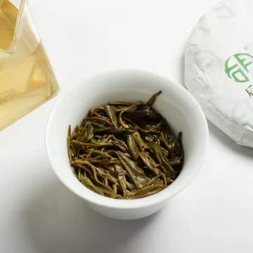 后月曼松 2022年 200/饼 品鉴级生茶 头春守采鲜叶 图6