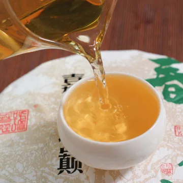 春庭号  嘉禾之巅  普洱茶  生茶  2021年 357克/饼 图3