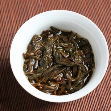 【已售罄】乔木茶王  勐海黎明茶厂  普洱茶  生茶  2005年  400克/饼 图4