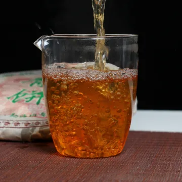 翠羽丹霞轩 勐海班章老树茶 普洱茶  生茶 2006年 357克/饼 图3
