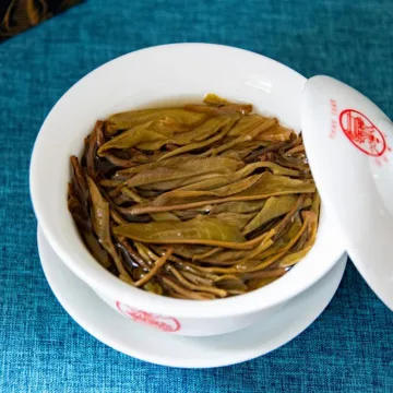 八角亭 天合玉兔 生肖纪念饼 普洱茶 生茶 2022年 200克/饼 图5