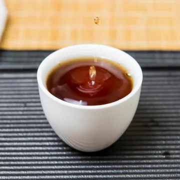 德宏古茶  2317 云南高杆 普洱茶 熟茶 2021年 357克/饼 图4
