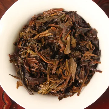 龙生 易武早春饼 普洱茶生茶 2008年 357克/饼 图4