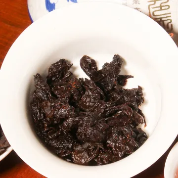 【活动特惠】中木南糯山 半坡老寨 熟茶老茶头 150克/罐 瓷罐装 图4