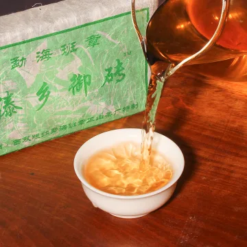 勐海班章 傣乡御砖 普洱茶生茶 250克/砖 2007年 图3