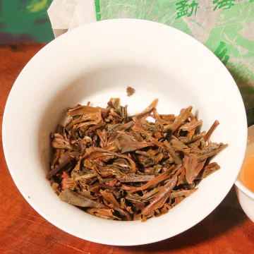 勐海班章 傣乡御砖 普洱茶生茶 250克/砖 2007年 图4
