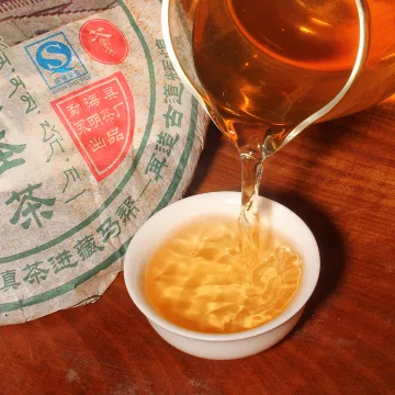 永明 滇藏圣茶 邮戳纪念饼 普洱茶生茶 357克/饼 2007年 图3