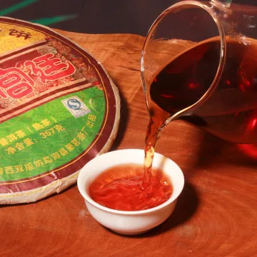 金聚鼎 班章宫廷 普洱茶熟茶 357克/饼 2012年 图3