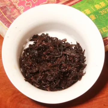 金聚鼎 班章宫廷 普洱茶熟茶 357克/饼 2012年 图4